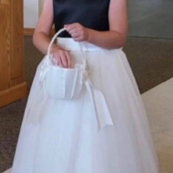 4T black/white flower dress dress - Picture 3 of 5